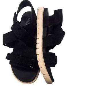 MIA Low Profile Platform Black Sandals Size 8‎